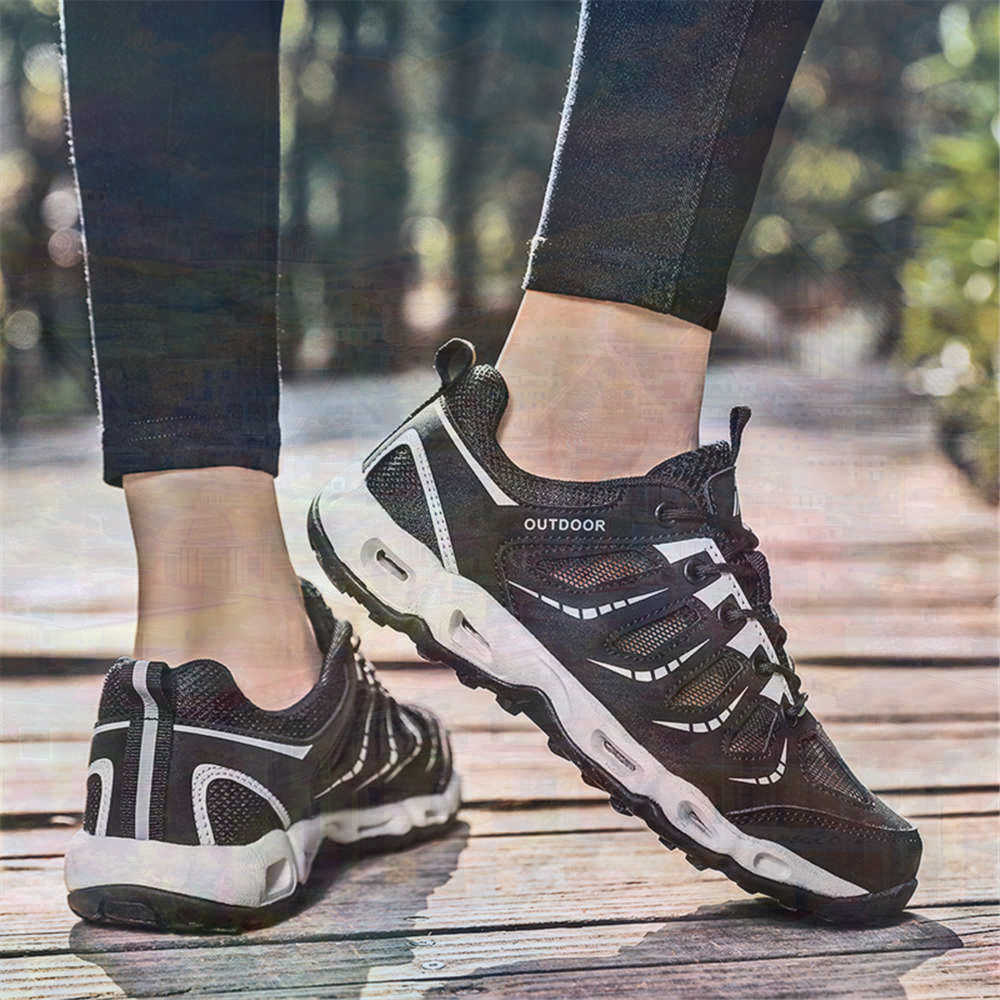 Sumer Round Tip Silver Sneaker - огляд і ціна Collectible Vintage Wine